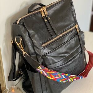 Brand NEW Camden Convertible Backpack in Black 🖤